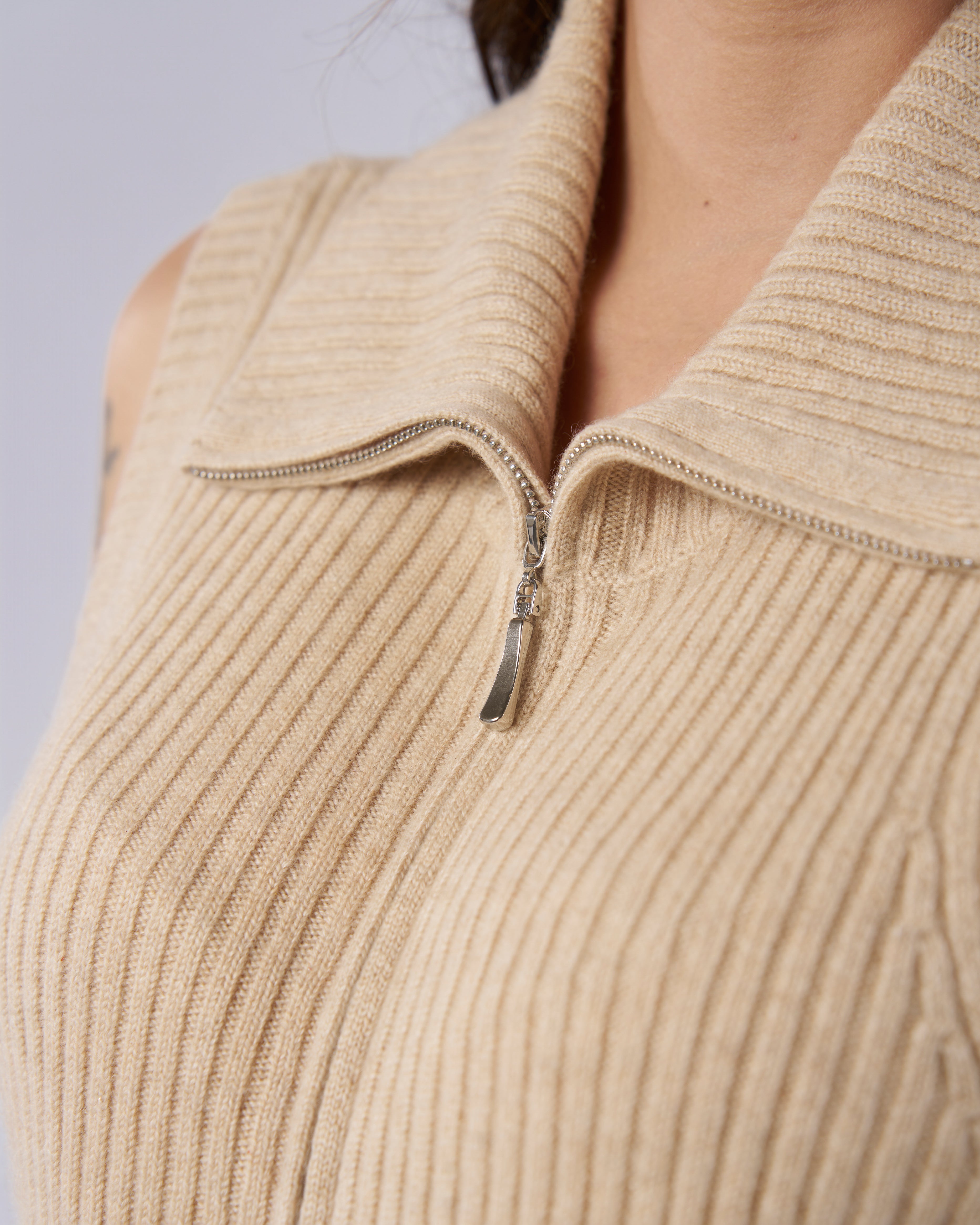 The Sabbia Cashmere Zip-Up
